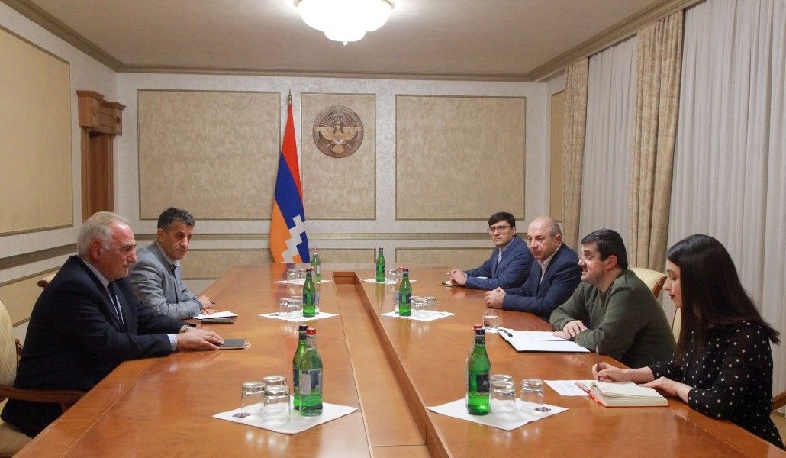 Արայիկ Հարությունյանն ընդունել է ֆրանսիացի բժիշկներ Գևորգ Կեպենեկյանին և Խելիլ Էտուին