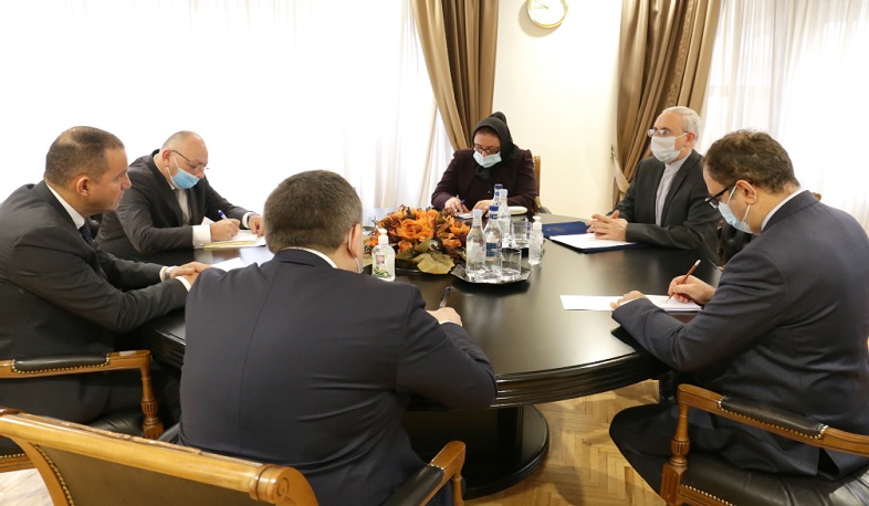 ՀՀ էկոնոմիկայի նախարարն  ընդունել է Իրանի դեսպան Աբբաս Բադախշան Զոհուրիին