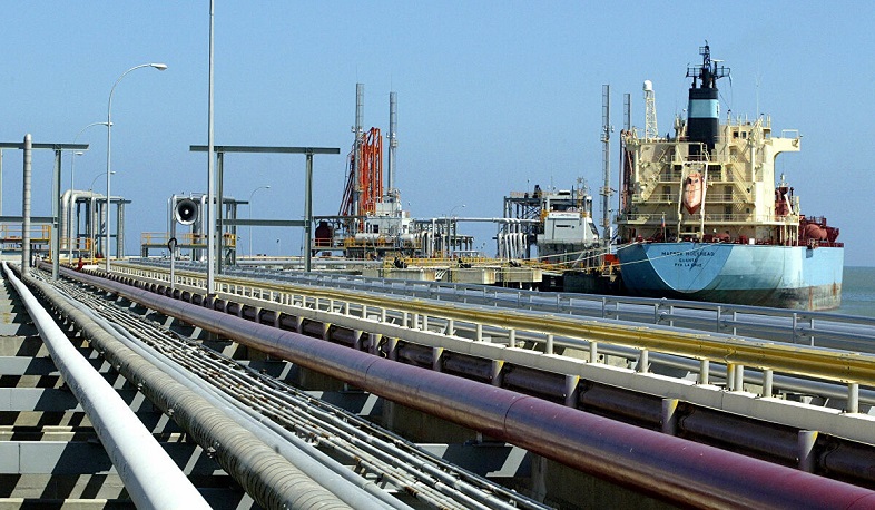 Иран отправил в Венесуэлу танкер для погрузки нефти