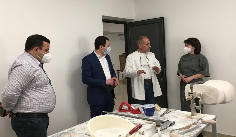 Սոցապ փոխնախարարն այցելել է վերականգնողական պարագաներ տրամադրող կազմակերպություններ