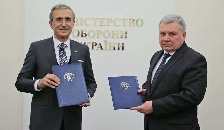 Украина и Турция подписали соглашение о производстве беспилотников и корветов