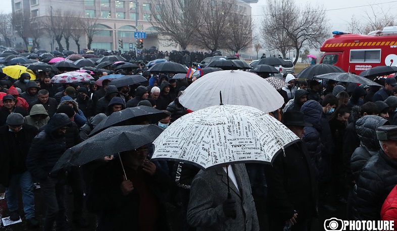 Ընդդիմադիր կուսակցությունները բողոքի երթ են անում