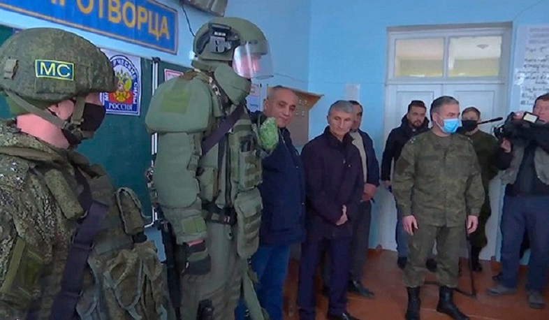 Российские миротворцы провели занятия по мерам безопасности с учениками школы №1 в городе Чартар