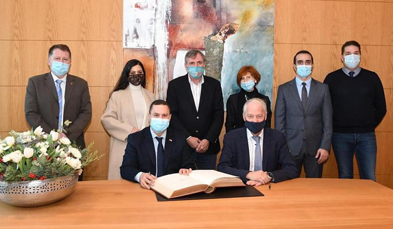 Նիդեռլանդներում ՀՀ դեսպանը հանդիպել է Պետանժի քաղաքապետի հետ