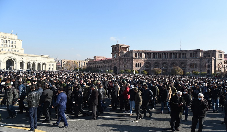 A procession of remembrance and mourning started from the Republic Square to