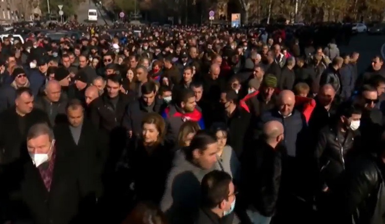 Մատենադարան-Ֆրանսիայի հրապարակ-Սուրբ Գրիգոր Լուսավորիչ եկեղեցի. մեկնարկել է ընդդիմության կազմակերպած հավաքը