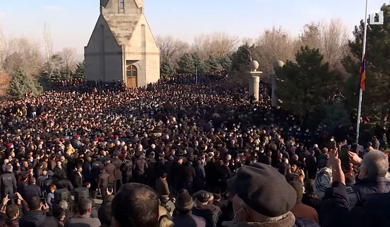 Դեկտեմբերի 19-ը Հայաստանում հայտարարված եռօրյա սգի առաջին օրն է