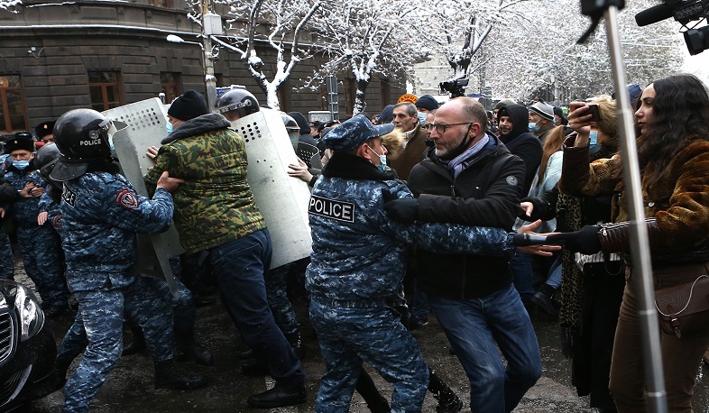 Ոստիկանություն է բերվել 77 ցուցարար