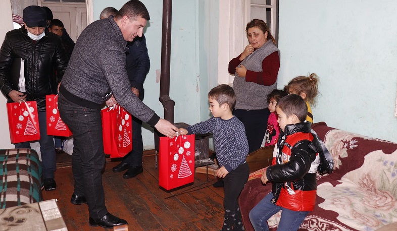 Գեղարքունիքի մարզպետն այցելել է Արտանիշում ապաստանած արցախցի բազմաշունչ ընտանիքին