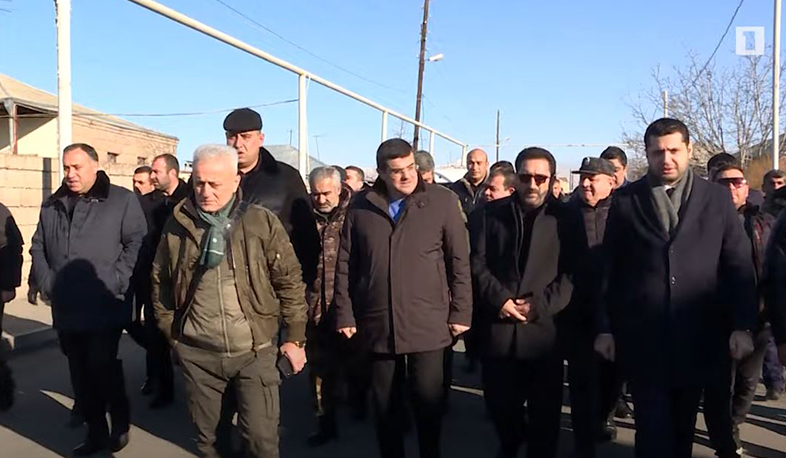 Հարգանքի տուրք՝ հերոսներին. Արցախի նախագահի աշխատանքային օրն Արմավիրի մարզում