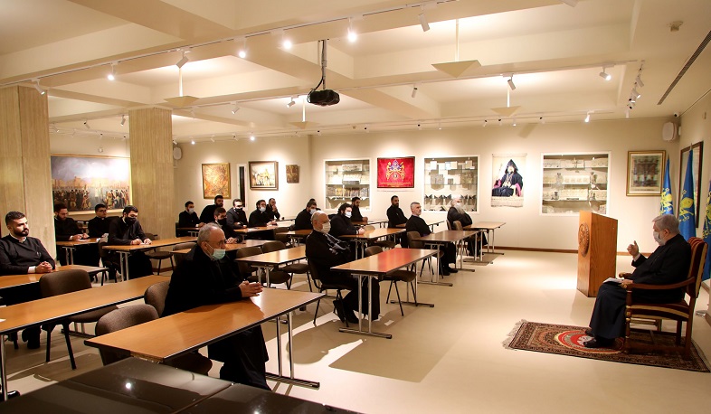 Միաբանական հավաք՝ Անթիլիասի Մայրավանքում