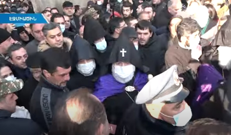 Հայրենիքի փրկության շարժումը միացել էր կաթողիկոսին պաշտպանող ակցիային