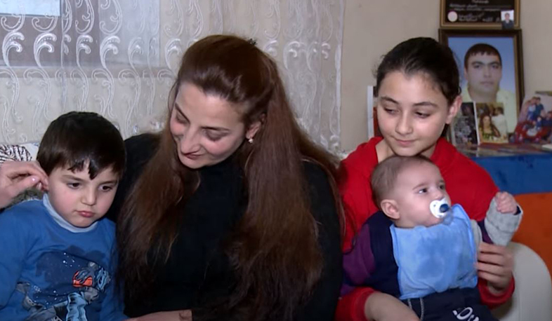 Աննա Հակոբյանն ու Լենա Նազարյանն այցելել են զոհված կամավորականի ընտանիքին