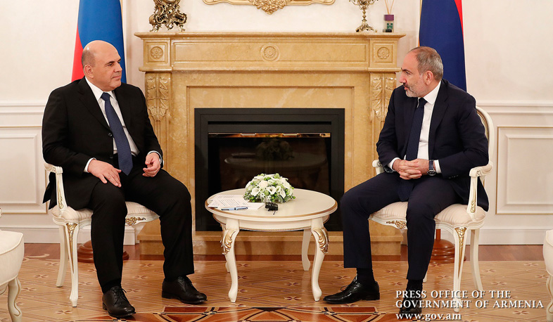 Russian Premier Offers Season’s Greetings to Prime Minister Pashinyan