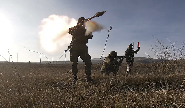 Российские миротворцы провели занятия по огневой подготовке в Нагорном Карабахе