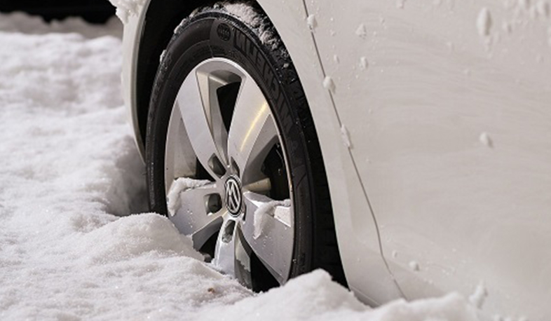 Փրկարարներն արգելափակումից դուրս են բերել ավտոմեքենաներ