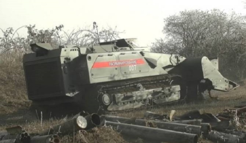 Российские миротворцы в Нагорном Карабахе проводят разминирование Степанакерта