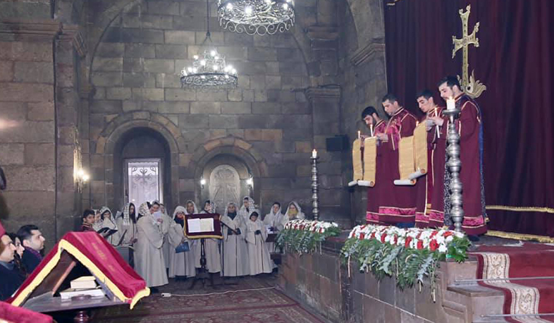 Արմավիրի մարզպետը ներկա է եղել Սուրբ Ծննդյան Ճրագալույցի պատարագին