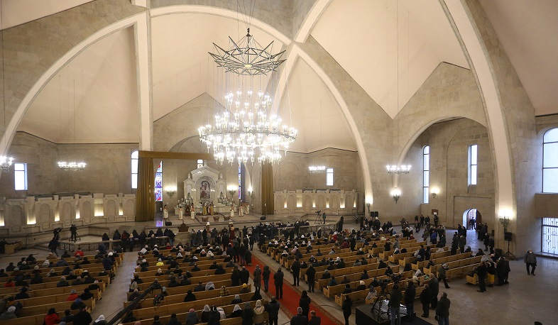 Սուրբ Ծննդյան պատարագ Երևանի Սուրբ Գրիգոր Լուսավորիչ եկեղեցում | ՈՒՂԻՂ