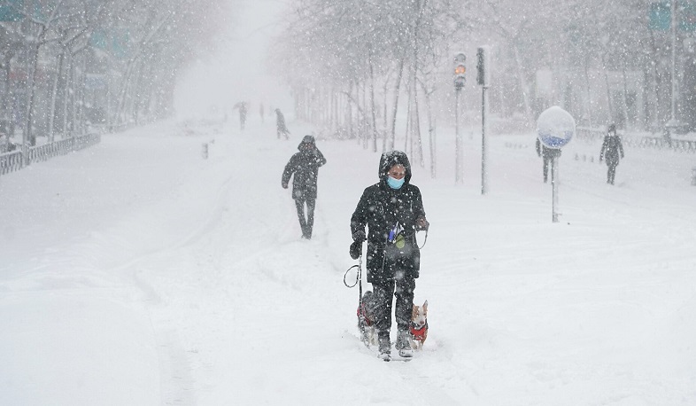 Мадрид парализовал самый мощный за 80 лет снегопад