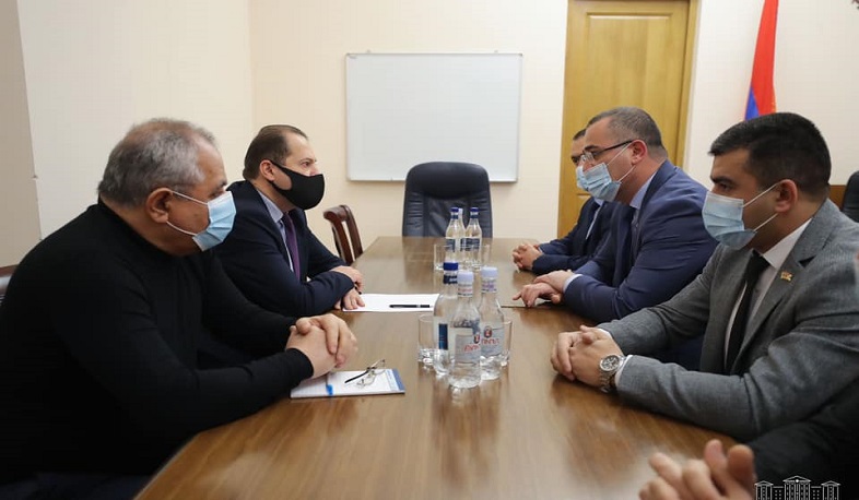ԱԺ ֆինանսավարկային հարցերի հանձնաժողովի նախագահը հանդիպել է Արցախի ԱԺ պատվիրակության հետ
