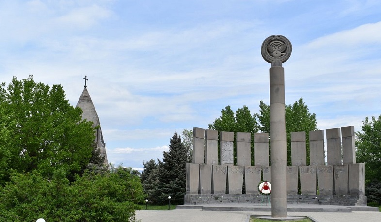 Բաբաջանյանն առաջարկում է բարձրաստիճան պատվիրակությունների պետական և պաշտոնական այցի ծրագրում ներառել Եռաբլուր այցելությունը