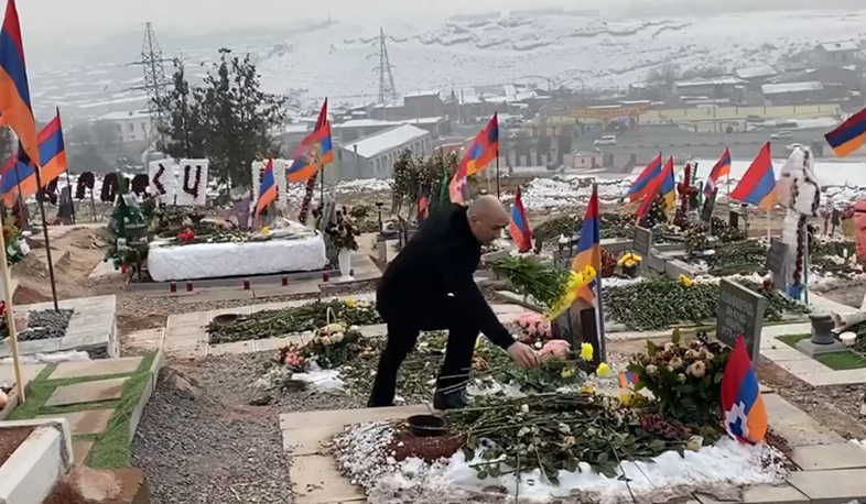 Արթուր Աբրահամն այցելել է Եռաբլուր