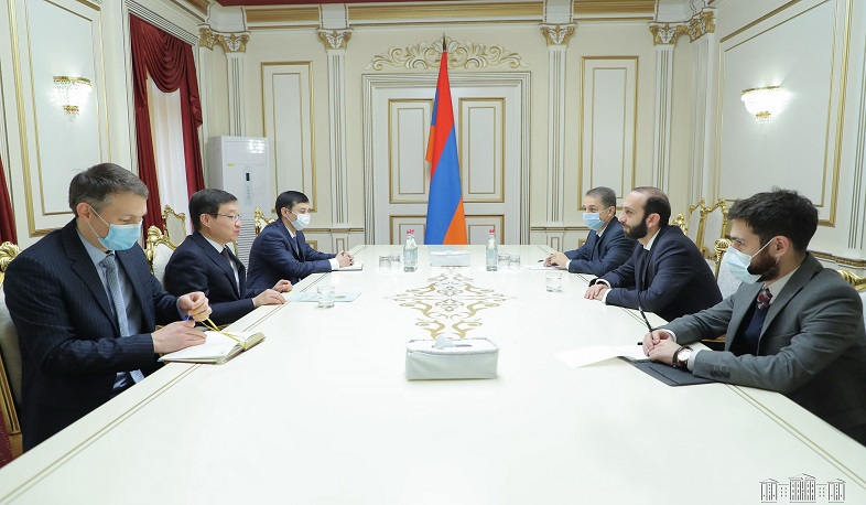 Արարատ Միրզոյանը հրաժեշտի հանդիպում է ունեցել ՀՀ-ում Ղազախստանի դեսպանի հետ