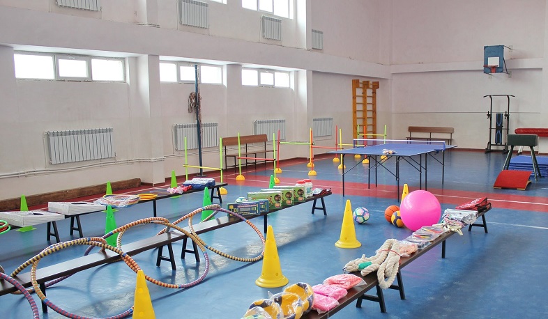 Կոտայքի մարզի Ակունք համայնքի դպրոցը համալրվել է նոր մարզագույքով