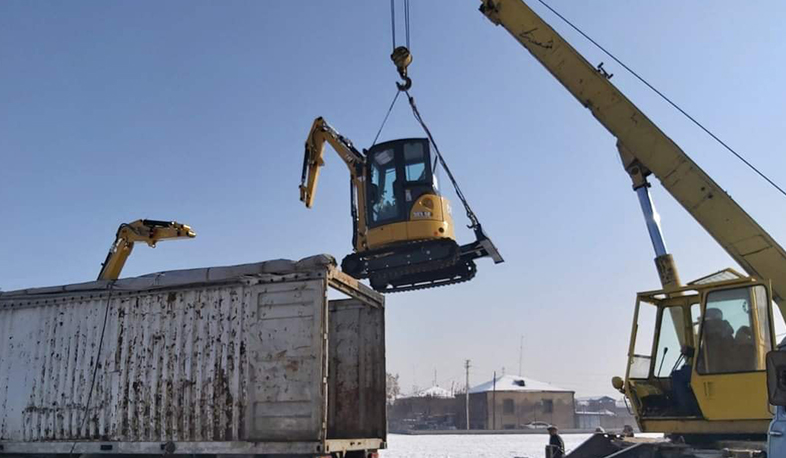 Mother See donated excavators to the RA Ministry of Defense and Stepanakert