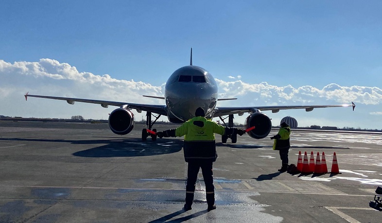 Возобновлены полеты Санкт-Петербург-Ереван-Санкт-Петербург