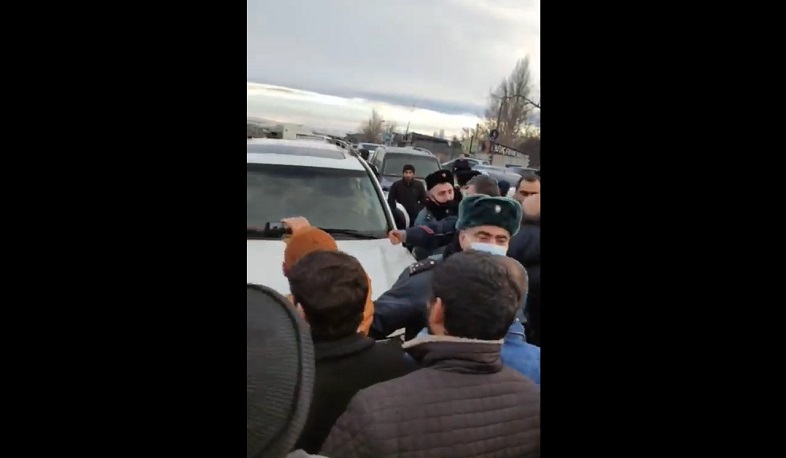 Վազգեն Մանուկյանի մարզային այցելության ժամանակ շիրակցիները փակել են Գյումրի-Երևան ավտոճանապարհը
