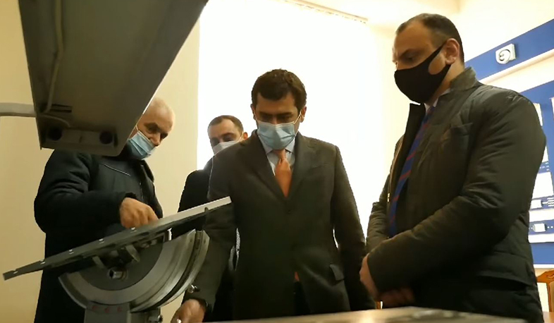 Հակոբ Արշակյանն այցելել է Էջմիածնի սարքաշինական գործարան