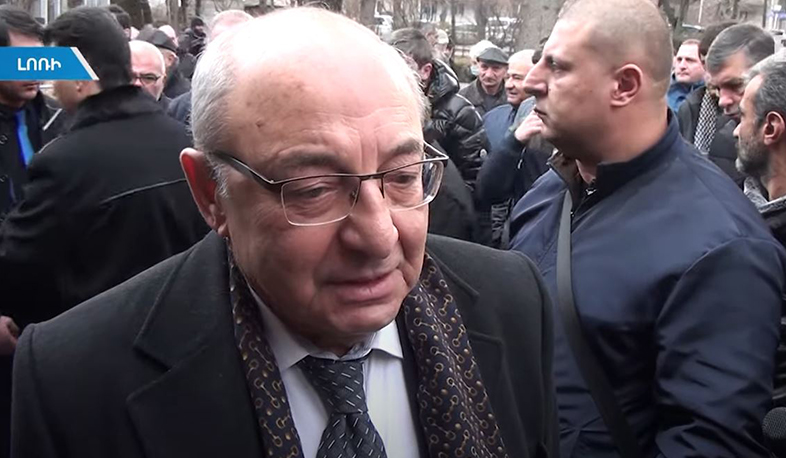 Նրանք խայտառակում են գյումրեցու անունը. Վազգեն Մանուկյանը՝ իր ճանապարհը փակած քաղաքացիների մասին