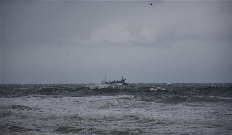 В Черном море затонул грузовой корабль с россиянами на борту