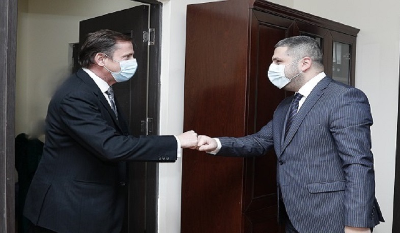 ԱԻ փոխնախարարը հանդիպել է ՀՀ-ում Ֆրանսիայի դեսպանության ներքին անվտանգության կցորդի հետ