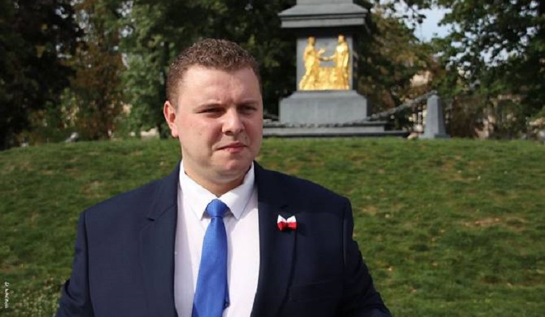 Լեհ քաղաքական գործիչը ստորագրահավաք է սկսել՝ Ալիևին Հաագայի դատարանում դատելու պահանջով