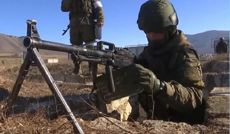 Российские миротворцы в Нагорном Карабахе провели занятия по огневой подготовке