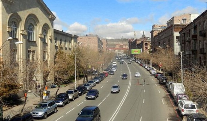 Համայնքներին իրավունք կտրվի արգելել մայթեզրերին կայանած մեքենաների վաճառքի ու վարձույթի կազմակերպումը