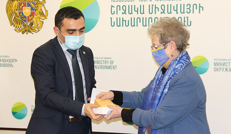 Ռոմանոս Պետրոսյանն ընդունել է ՀՀ-ում ԵՄ պատվիրակության ղեկավար, դեսպան Անդրեա Վիկտորինի գլխավորած պատվիրակությանը