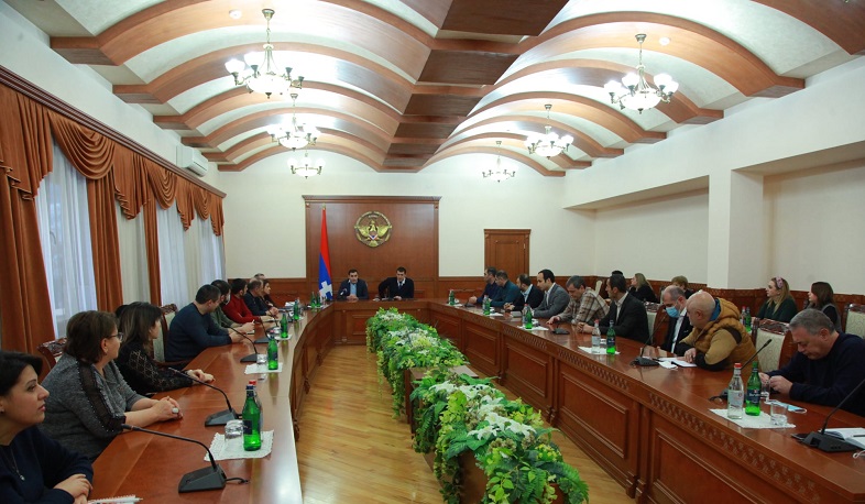 Հայաստանից Արցախ ժամանած բժիշկները հանդիպել են տեղի բուժհիմնարկների պատասխանատուների հետ