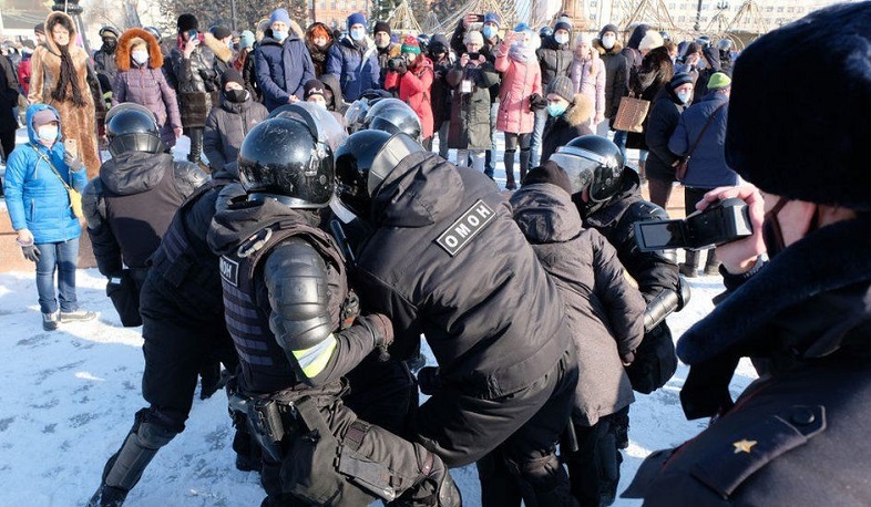 Ալեքսեյ Նավալնիին ազատ արձակելու պահանջով բողոքի ակցիաների ժամանակ բերման են ենթարկվել տասնյակ մարդիկ