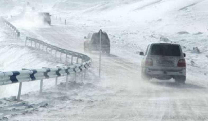 Թալին քաղաքում ձյուն է տեղում, մի շարք ավտոճանապարհներին մերկասառույց է
