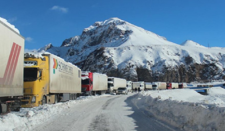 Ստեփանծմինդա-Լարս ավտոճանապարհի ռուսական հատվածում կա 1000-ից ավելի  կուտակված բեռնատար ավտոմեքենա