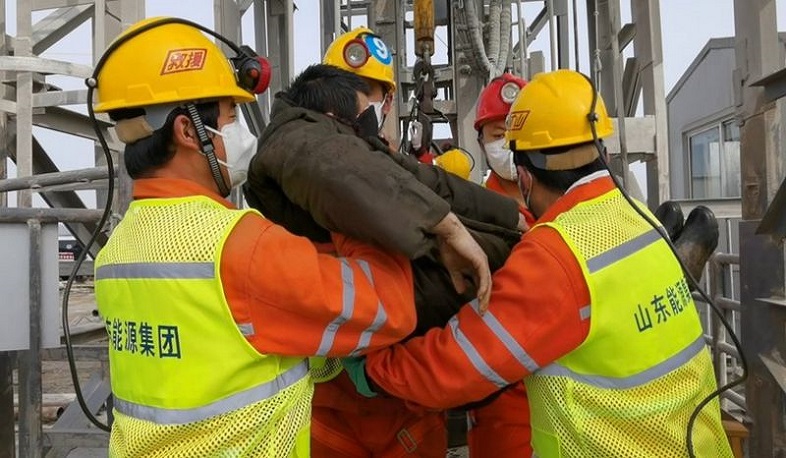 Авария на шахте в Китае: спасатели достали из-под завалов 9 тел