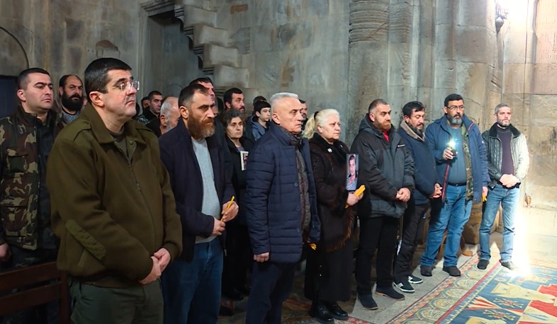 Արայիկ Հարությունյանն անհետ կորած անձանց հարազատների հետ այցելել է Գանձասարի եկեղեցի