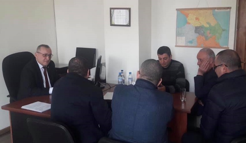 Օրենսդրական կարգավորման անհրաժեշտություն ունեցող հարցերը կլուծվեն փետրվարին. ԱՀ ԱԺ նախագահն այցելել է ՀՀ-ում Արցախի կառավարության օպերատիվ շտաբ