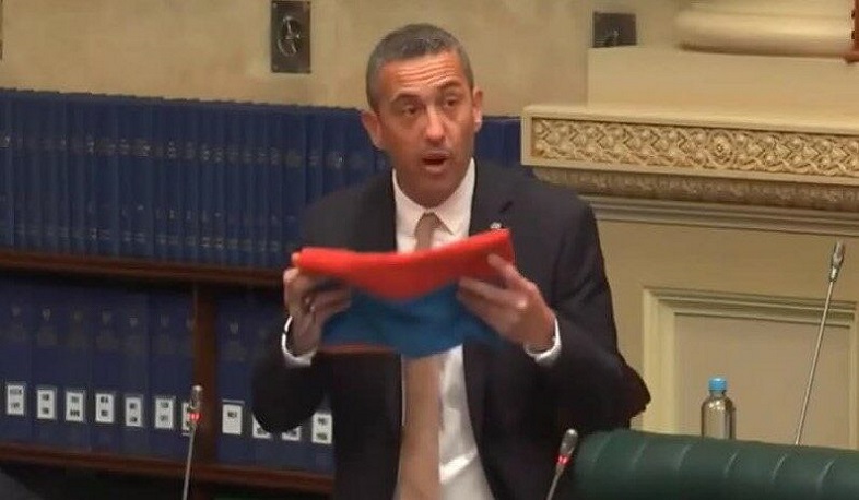 Австралийский депутат повесит в своем кабинете флаг Арцаха