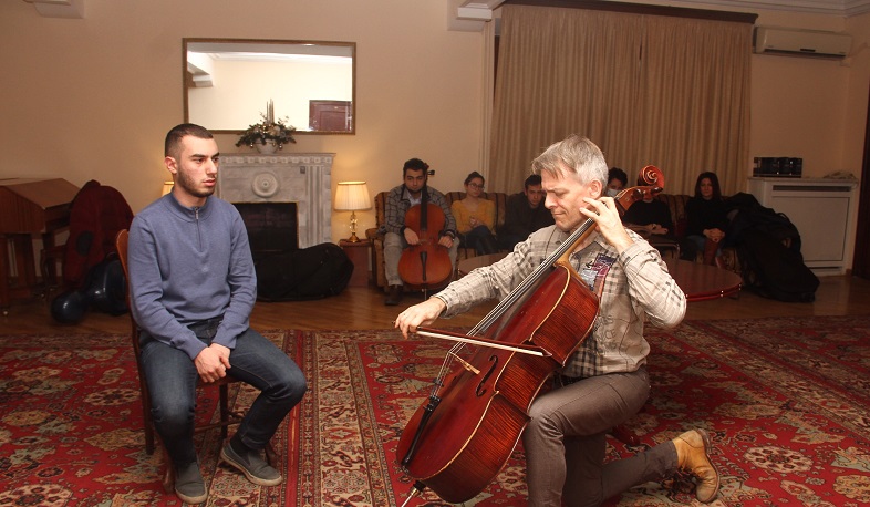 Թավջութակահար Ալբան Գերհարդը վարպետության դաս է անցկացրել հայ երաժիշտների հետ