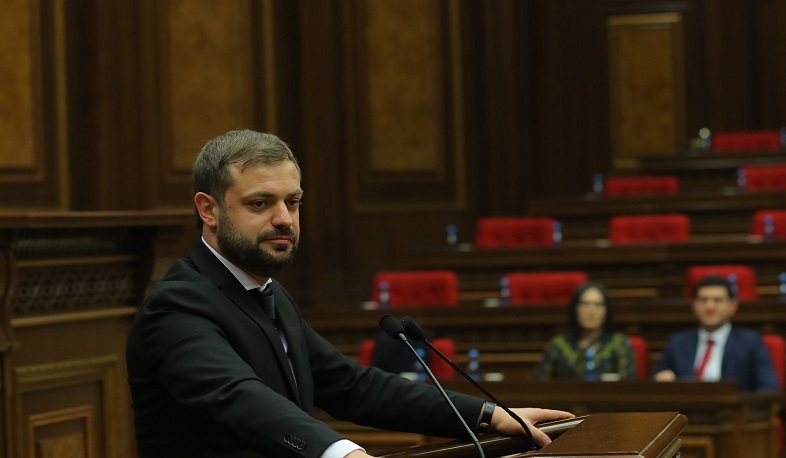 ԵՊՀ-ն պետք է գործի նույն մրցակցային պայմաններում, ինչ մյուս բուհերը. Պապոյան